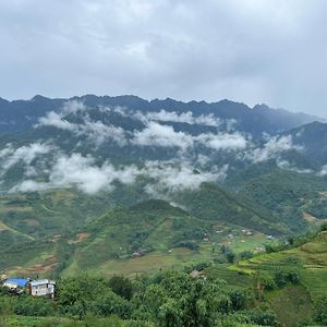 Black Hmong View Hotel